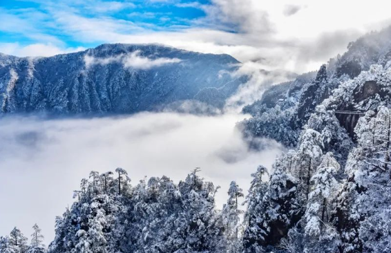 大明山雪景