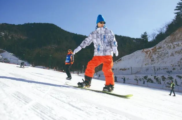 滑雪游客